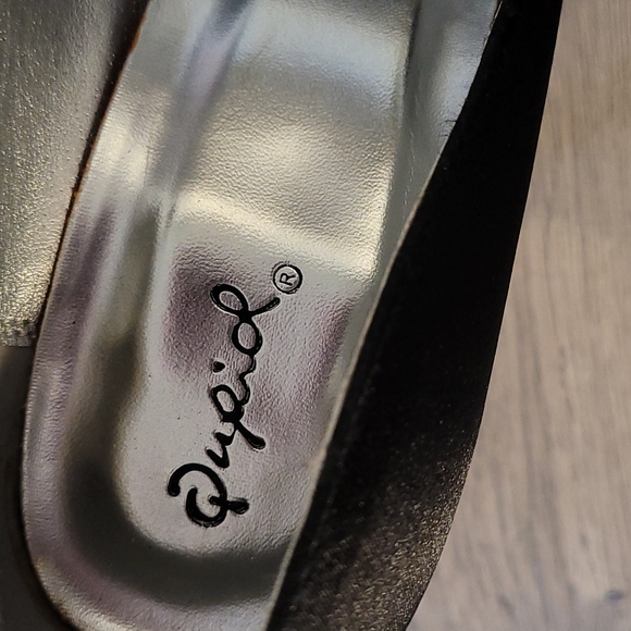 Shoes - Picture 5 of 7